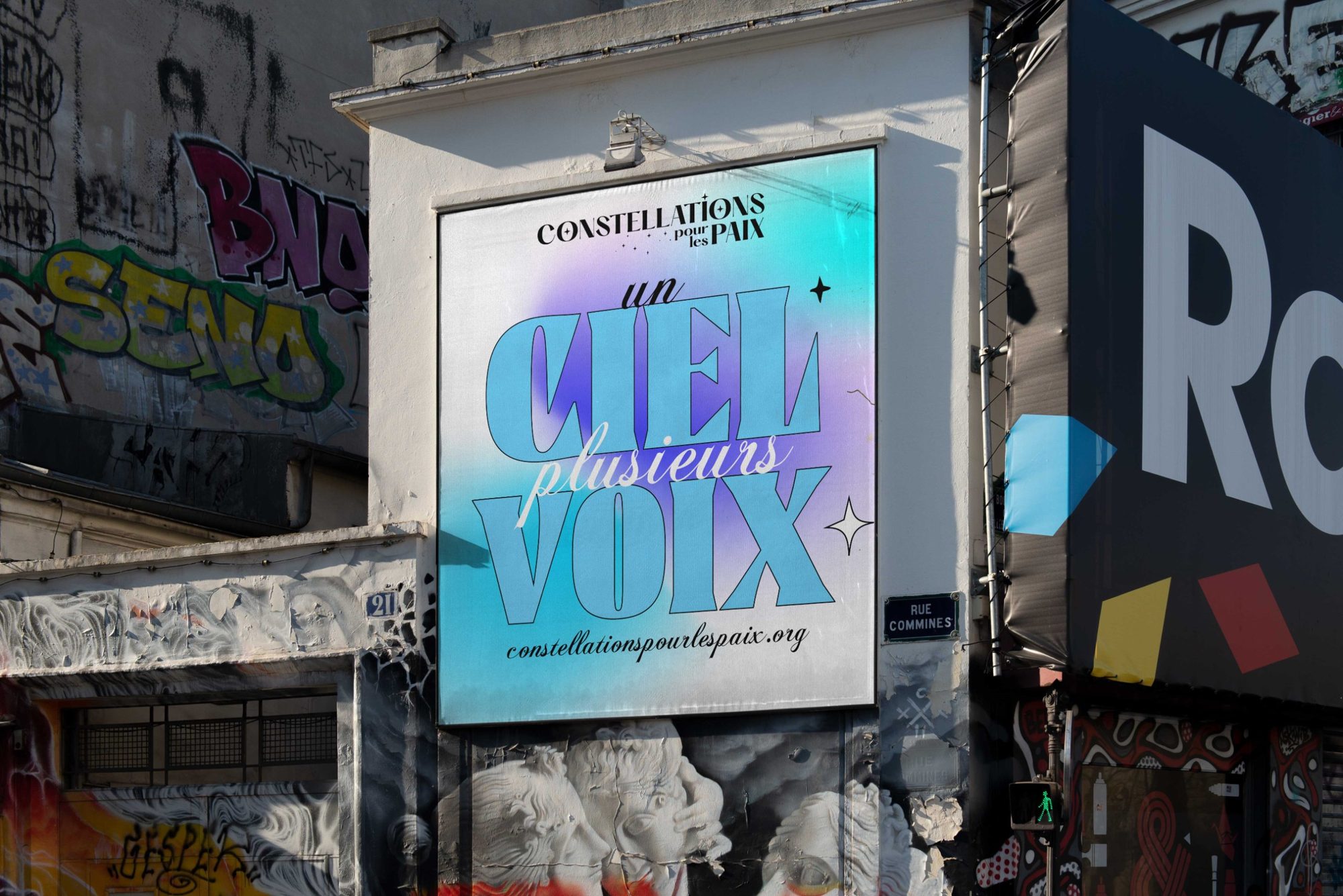 Un ciel, plusieurs voix billboard in a gradient variant